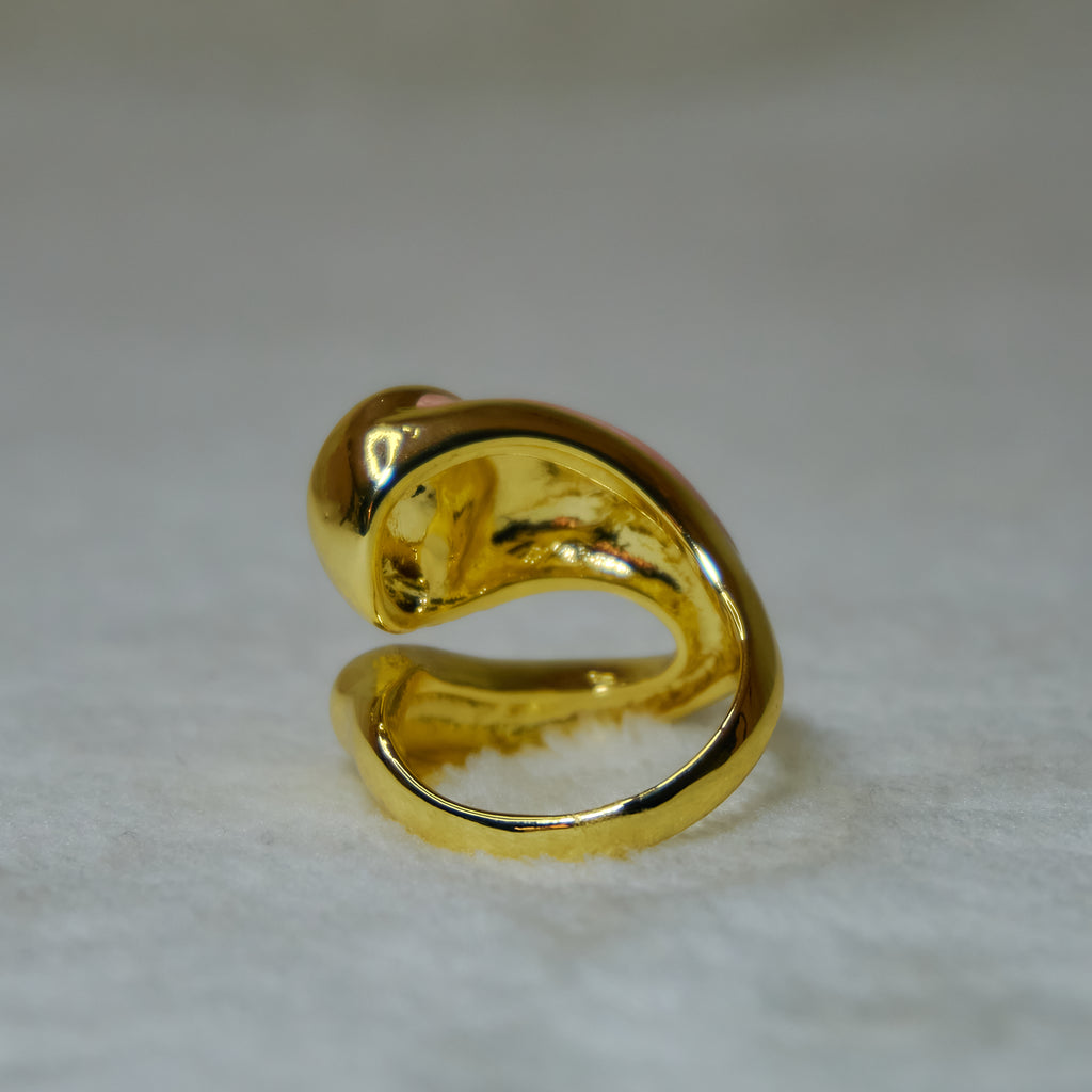 C shaped two tone ring